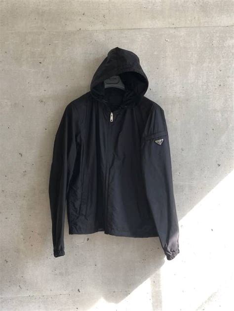 prada windbreaker schwarz|Prada windbreaker pandabuy.